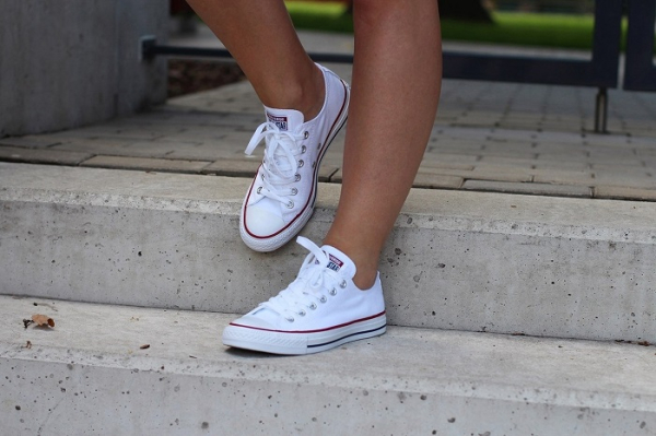 Кеди Converse – класика на всі часи. / Фото: megamarket.ru Кеды Converse – классика на все времена. / Фото: megamarket.ru