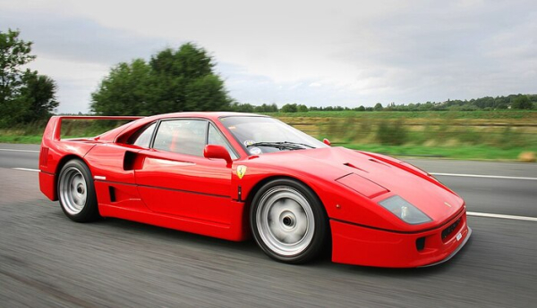 Було випущено 1311 екземплярів моделі Ferrari F40/ Фото: wikimedia.org Было выпущено 1311 экземпляров модели Ferrari F40/ Фото: wikimedia.org