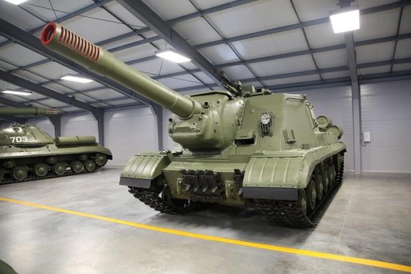 Розробка ІСУ-152 велася із середини 1943 року/ Фото: parkpatriot.ru Разработка ИСУ-152 велась с середины 1943 года/ Фото: parkpatriot.ru