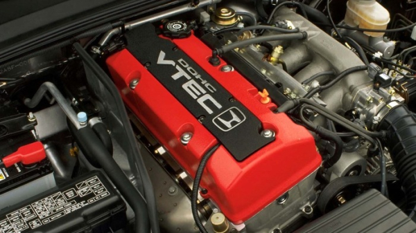 У Honda F20C використовували гоночну технологію і систему VTEC/ Фото: slashgear.com В Honda F20C использовались гоночная технология и система VTEC/ Фото: slashgear.com