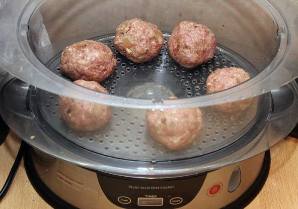 М'ясні котлети на пару. / Фото: kasheloff.ru Мясные котлеты на пару. / Фото: kasheloff.ru