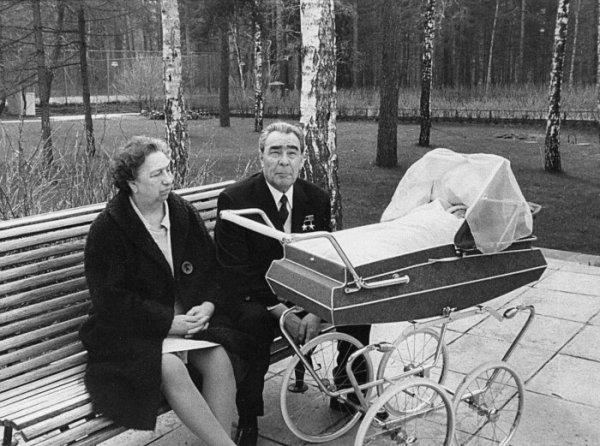 Вікторія та Леонід Ілліч. Фото: pbs.twimg.com. Виктория и Леонид Ильич. Фото: pbs.twimg.com.