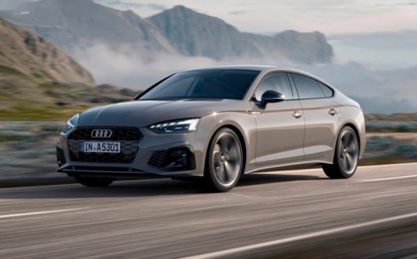 Audi A5 Sportback має м'який вигин даху, що робить екстер'єр гармонійним Фото: cena-auto.ru Audi A5 Sportback имеет мягкий изгиб крыши, что делает экстерьер гармоничным/ Фото: cena-auto.ru