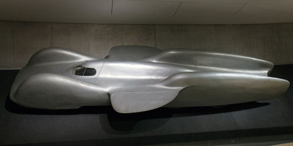 Mercedes-Benz T80 був спроектований Фердинандом Порше у 1939 році/ Фото: wikimedia.org Mercedes-Benz T80 был спроектирован Фердинандом Порше в 1939 году/ Фото: wikimedia.org