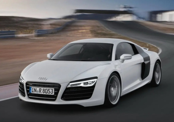 Про модель Audi R8 мріють мільйони шанувальників бренду Фото: drom.ru О модели Audi R8 мечтают миллионы почитателей бренда/ Фото: drom.ru