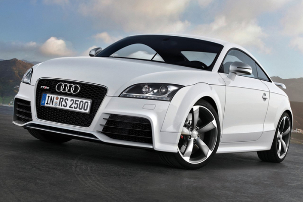 Audi TT RS, компактний та енергійний/ Фото: autorating.ru Audi TT RS, компактный и энергичный/ Фото: autorating.ru