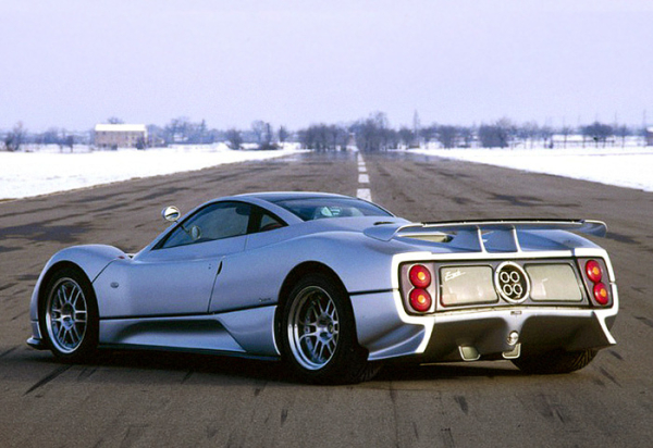 Pagani Zonda C12 1999 року могла розігнатися до 340 км/год. Pagani Zonda C12 1999 года могла разогнаться до 340 км в час/ Фото: a777aa77.ru
