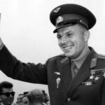 Скільки радянська влада заплатила Юрію Гагаріну за перший політ у…