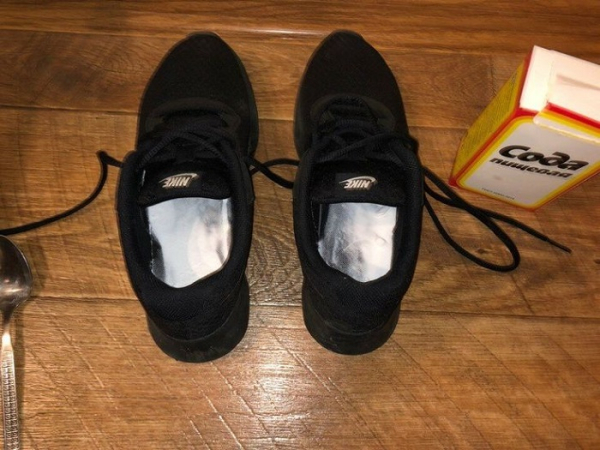 Знадобиться ложка соди. Понадобится ложка соды. / Фото: sneakersnews.ru