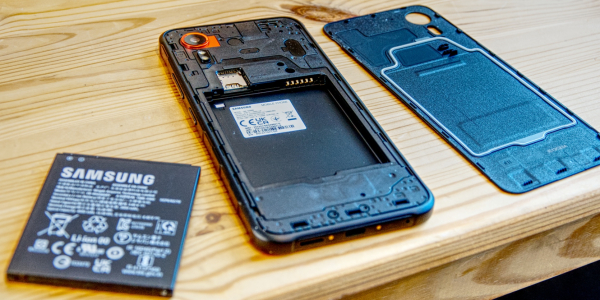 Заміна батареї Samsung Galaxy XCover 7 Samsung Galaxy XCover 7 со съёмной батареей