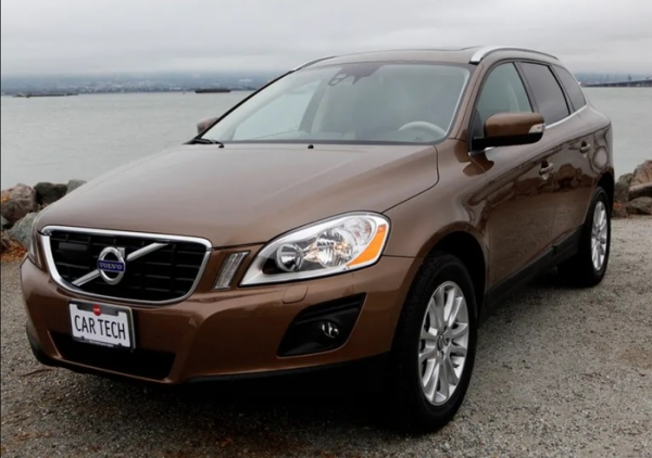 Volvo XC60 впевнено почуваються на ринку старих автомобілів/ Фото: cnet.com Volvo XC60 уверенно себя чувствуют на рынке подержанных автомобилей/ Фото: cnet.com