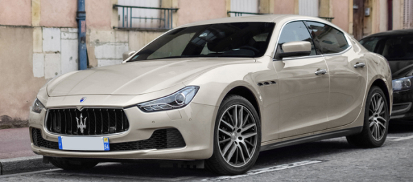Maserati Ghibli може коштувати до 161 тис. доларів/ Фото: wikimedia.org Maserati Ghibli может стоить до 161 тыс. долларов/ Фото: wikimedia.org
