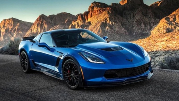 Двигун LT4 встановлюється на Corvette Z06/ Фото: chevrolet-avilon.ru Двигатель LT4 устанавливается на Corvette Z06/ Фото: chevrolet-avilon.ru