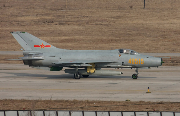 Китайский J-7.
