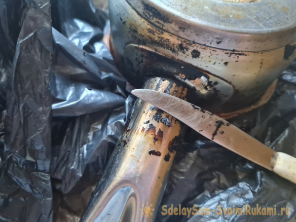 Як і чим дешево видалити багатоденний нагар