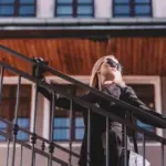 Чому багаті люди ніколи не носять яскравого одягу: секрети успіху