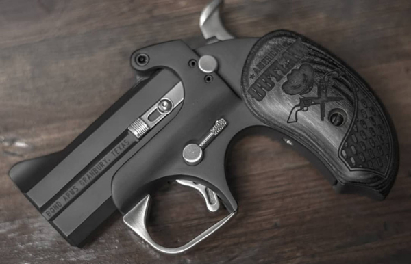 Пістолет від Bond Arms Пистолет от Bond Arms