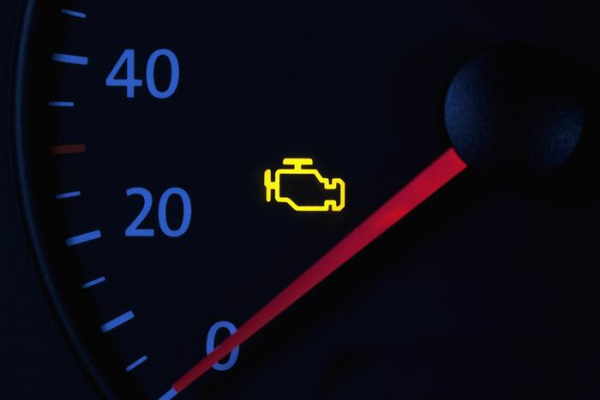 Ігнорувати check engine не можна, інакше машина може затихнути на трасі Игнорировать check engine нельзя, иначе машина может заглохнуть на трассе