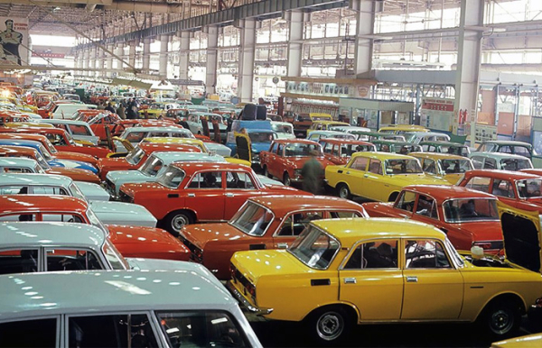 Типовий радянський автомобіль Типичный советский автомобиль