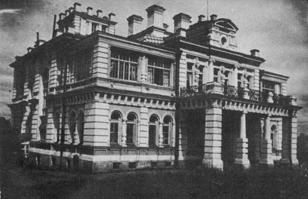 Дача булочника з Москви Дмитра Івановича Філіппова у 1910-х pp. Дача булочника из Москвы Дмитрия Ивановича Филиппова в 1910-х гг.