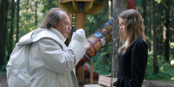 Кадр із фільму «Аліса у Країні чудес» Кадр из фильма «Алиса в Стране чудес» 2025 года