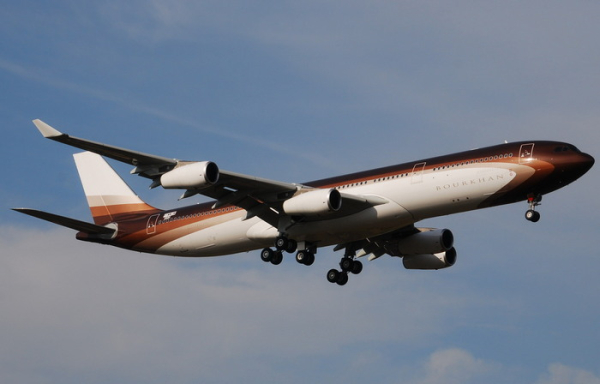 Airbus A340-300 виготовлений за індивідуальним замовленням Airbus A340-300 изготовлен по индивидуальному заказу