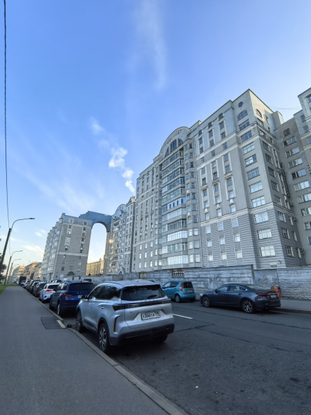 Кадр на ультраширокоугольную камеру
