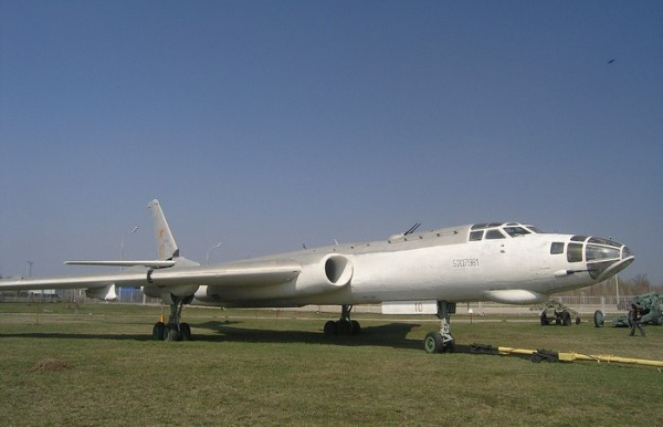 Грізний захисник Вітчизни. Грозный защитник отечества.