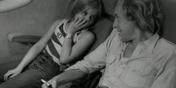 Кадр із фільму «Аліса у містах» Кадр из фильма «Алиса в городах»