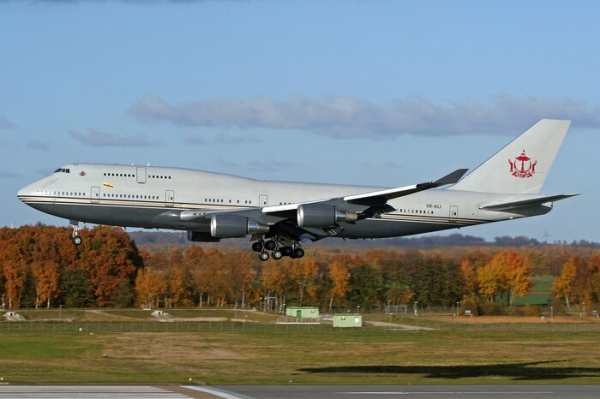 Довжина Boeing 748-430 складає 70,6 метра. Длина Boeing 748-430 составляет 70,6 метра