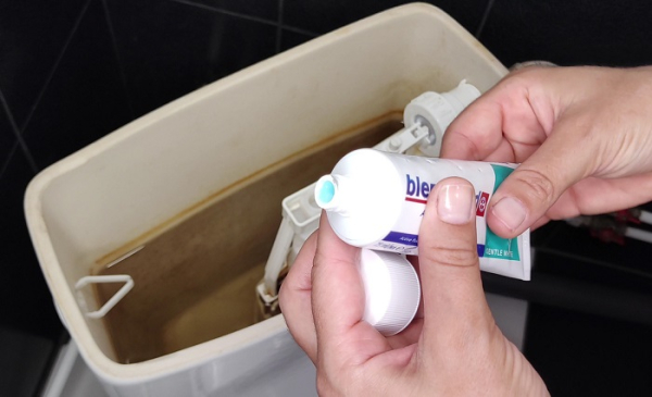 Підійде будь-яка зубна паста Подойдет любая зубная паста