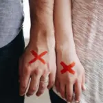 Чому ми закохуємося не в тих людей: психологічна пастка, заснована…