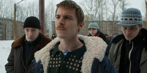 Кадр із серіалу «Слово пацана. Кров на асфальті» Кадр из русского мини-сериала «Слово пацана. Кровь на асфальте»