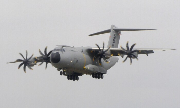 Західний конкурент російської моделі – транспортник Airbus A400M Западный конкурент российской модели – транспортник Airbus A400M