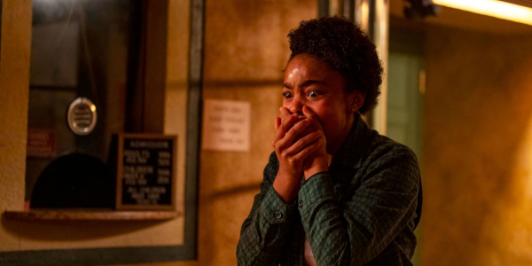 Кадр із серіалу «Воно: Ласкаво просимо до Деррі» Кадр из сериала «Оно: Добро пожаловать в Дерри»