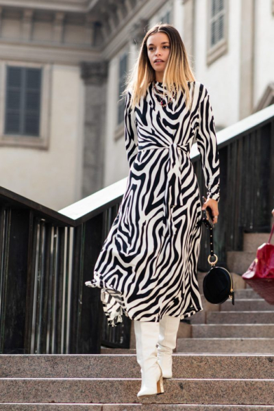 Подходит и для верхней одежды. 