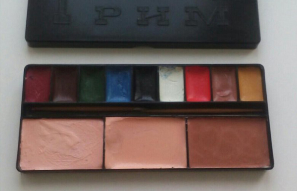 Театральний грим добре розбавлявся дитячим кремом! Театральный грим хорошо разбавлялся детским кремом!