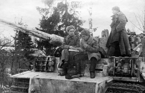 Тигра мав як переваги, так і недоліки. У Тигра были как достоинства, так и недостатки.