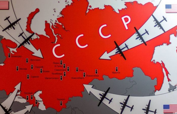 Країни готувалися до ядерної війни. Страны готовились к ядерной войне.