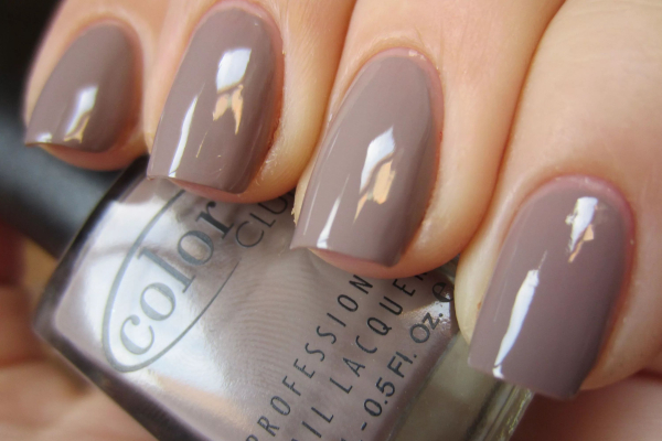 Головна перевага кольору тауп полягає в тому, що він підходить практично всім. Главное преимущество цвета тауп заключается в том, что он подходит практически всем.