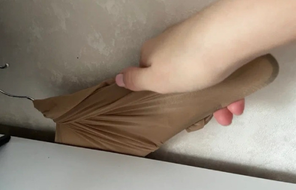 Капрон збере себе весь пил. Капрон соберет а себя всю пыль.