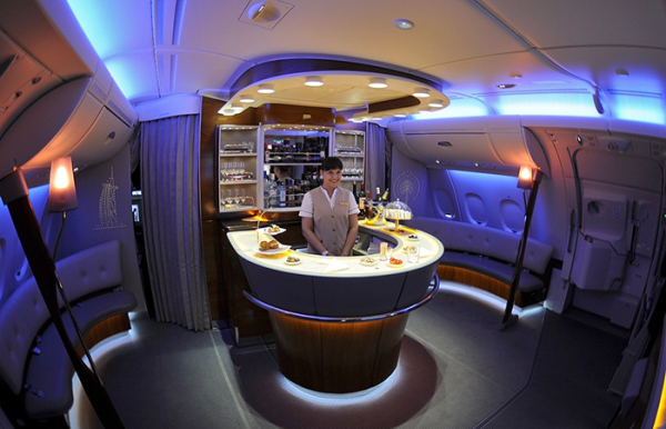 Навіть із барменом Даже с барменом