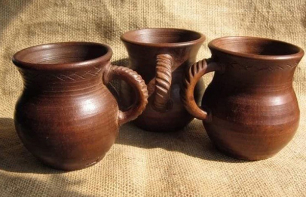 У кандюшках добре наполягався квас... В кандюшках хорошо настаивался квас...