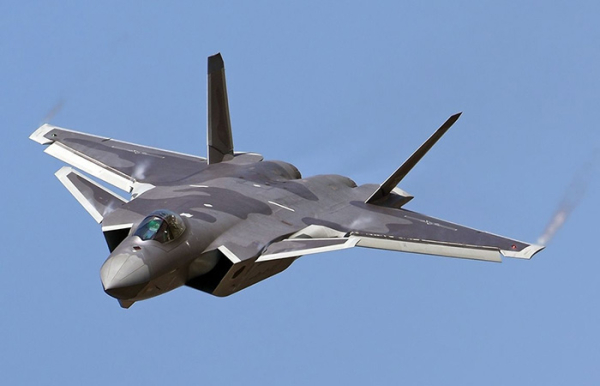 Винищувач J-20 Истребитель J-20