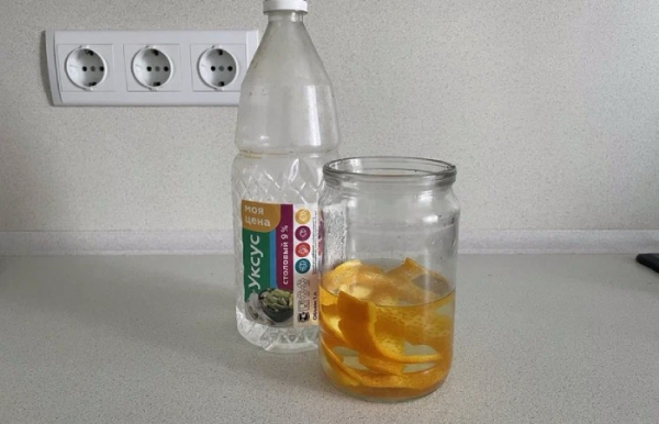 Натуральний засіб для чищення. Натуральное чистящее средство.