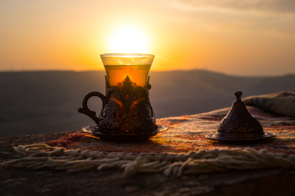 Не просто так на Ближнем Востоке в жару чай пьют.