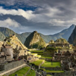 Збудували його незрозуміло навіщо, але будинки не бояться землетрусів: 7…