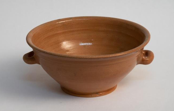 В опарниці заводили опару та саме тісто. В опарнице заводили опару и само тесто.