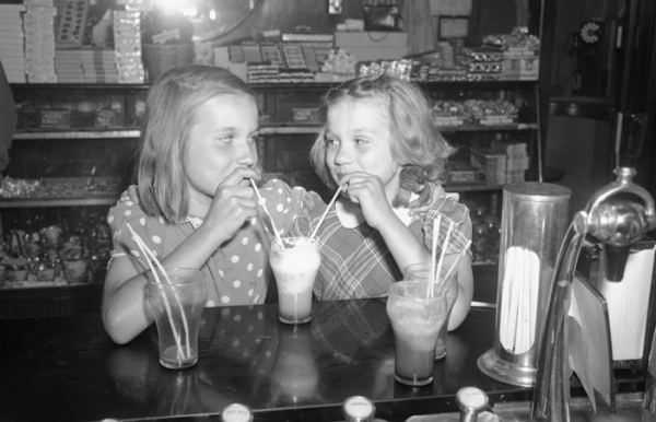 В коктейле попадались кусочки холодного мороженного.