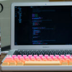 “Вайб-кодинг” – слово року за версією словника Collins